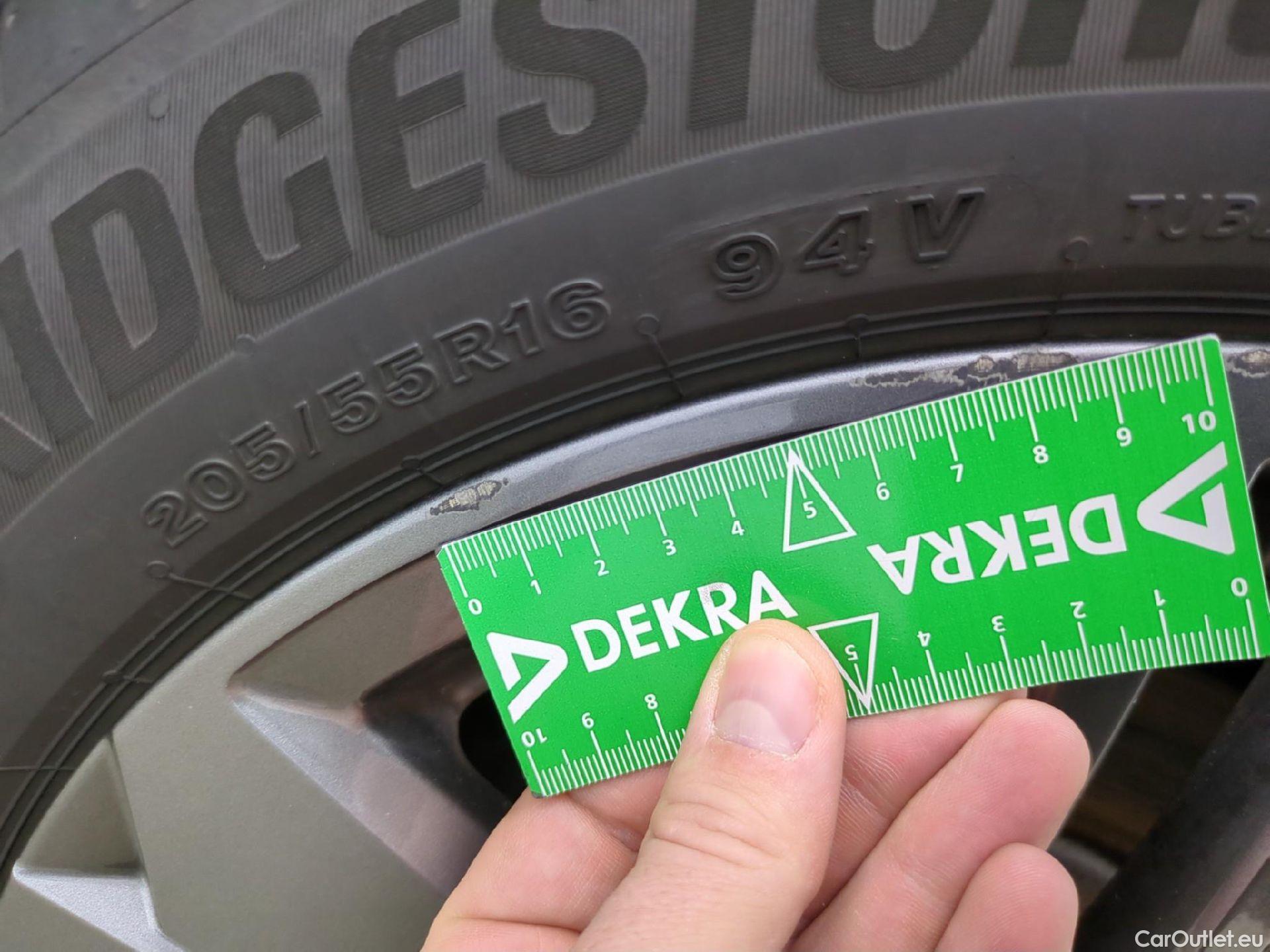  Peugeot  308  Active Pack 1.5 HDi 130CV BVM6 E6d #15