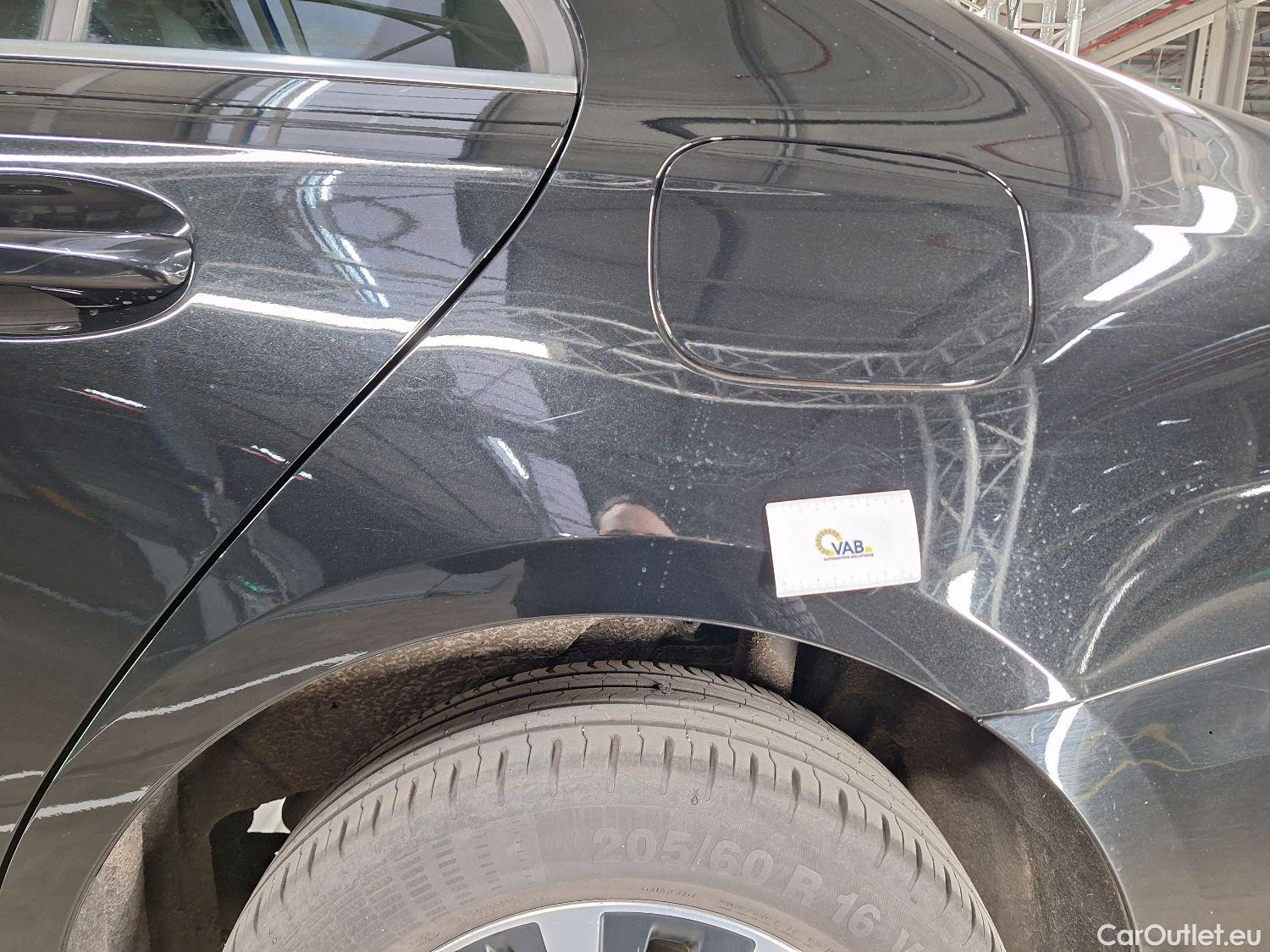  Mercedes  A-Klasse Mercedes, A-Class Berline '18, Mercedes-Benz  Limousine A 180 d DCT Busin #31