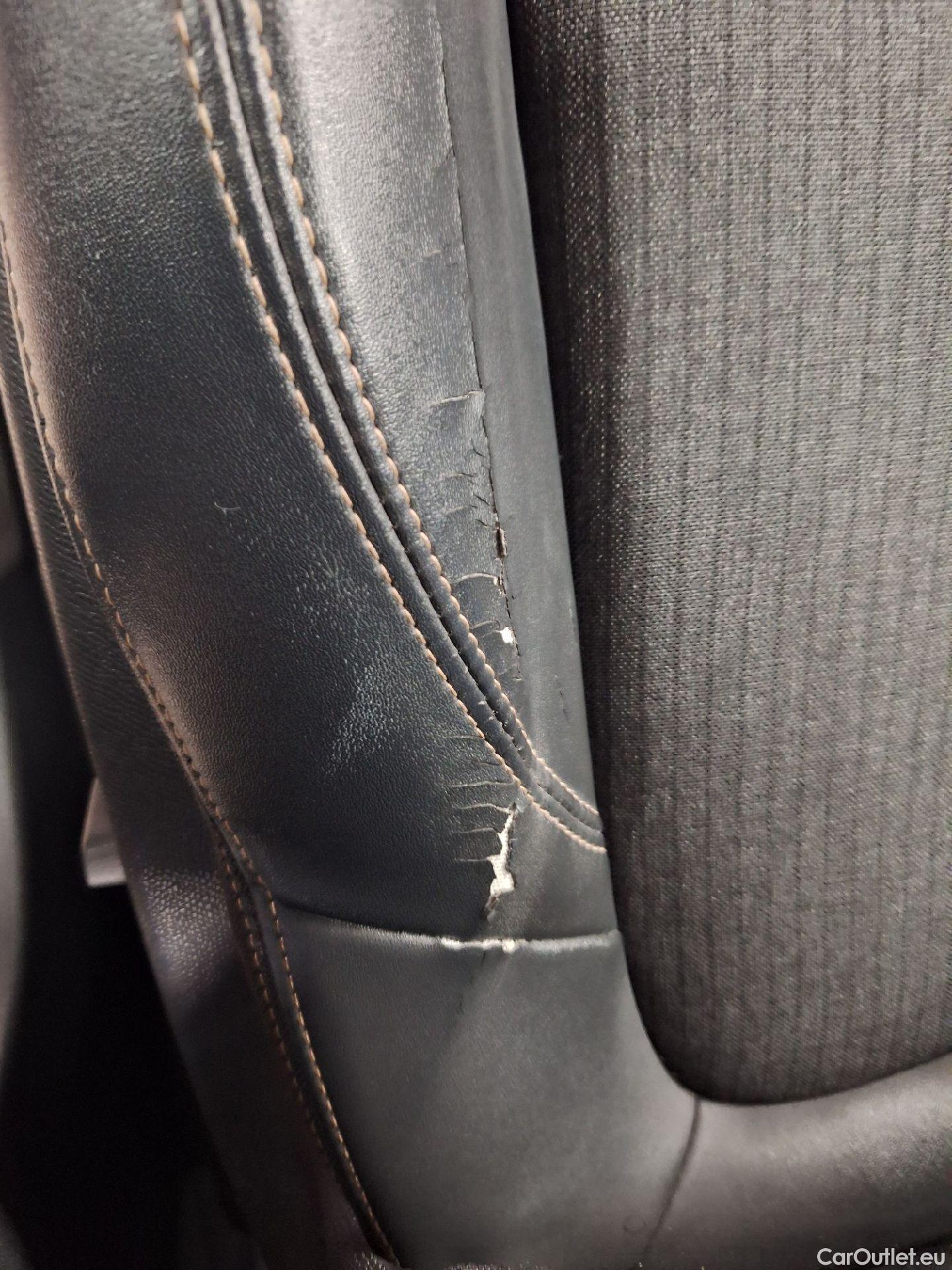  Peugeot  5008 Peugeot,  '16, Peugeot  1.5 BlueHDi 96kW S&S EAT8 GT Line 5d #46