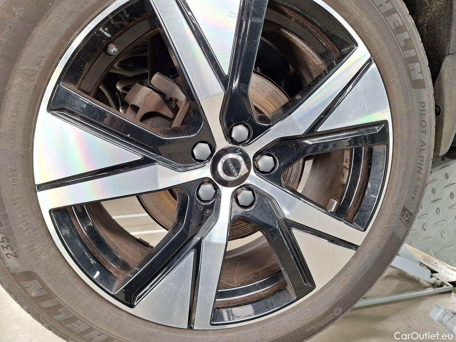  Volvo  XC 40 Volvo, XC40 '17 PHEV, Volvo XC40 T4 Recharge Geartronic R-Design 5d #4