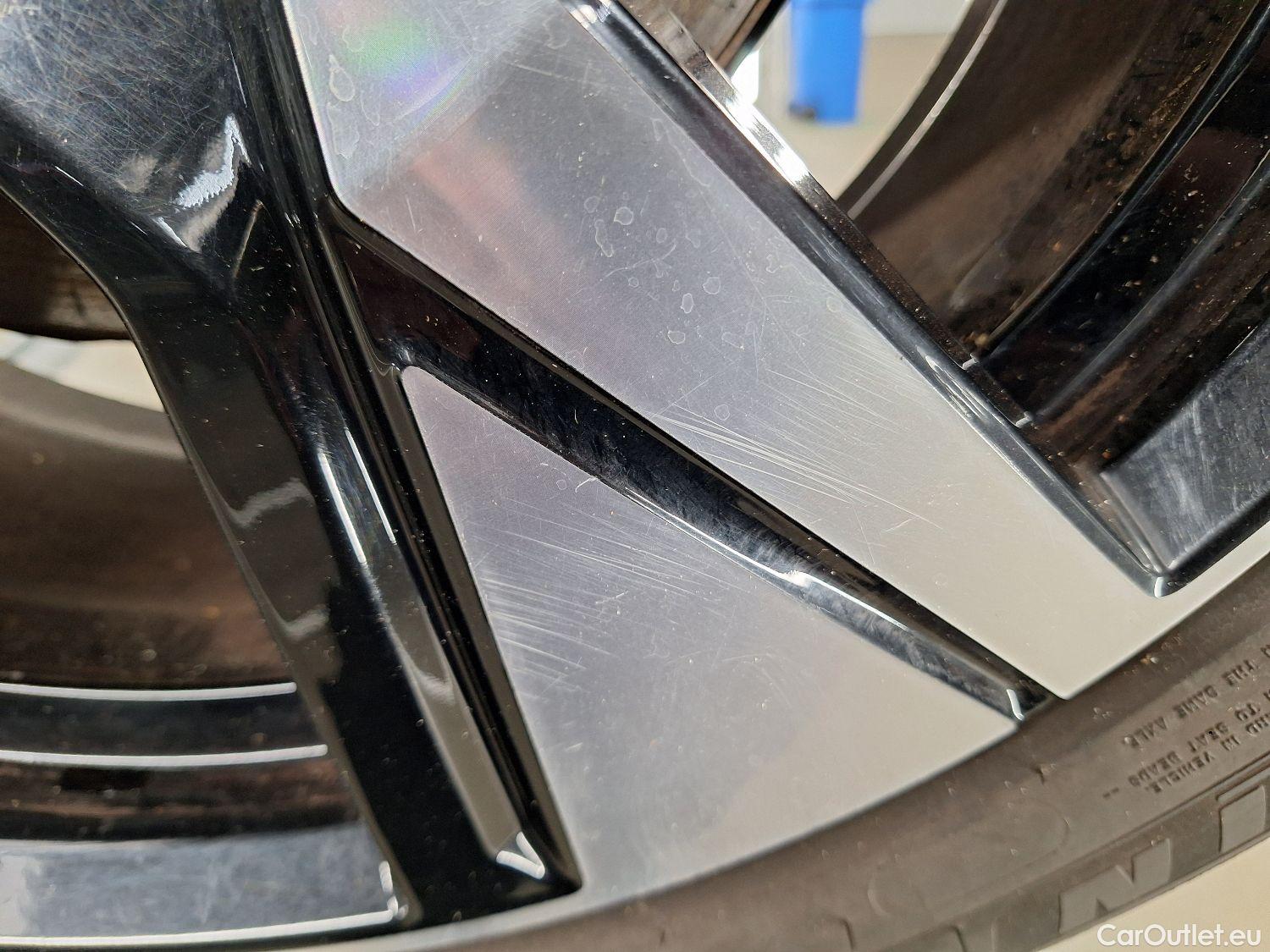  Volvo  XC 40 Volvo, XC40 '17 PHEV, Volvo XC40 T4 Recharge Geartronic R-Design 5d #9