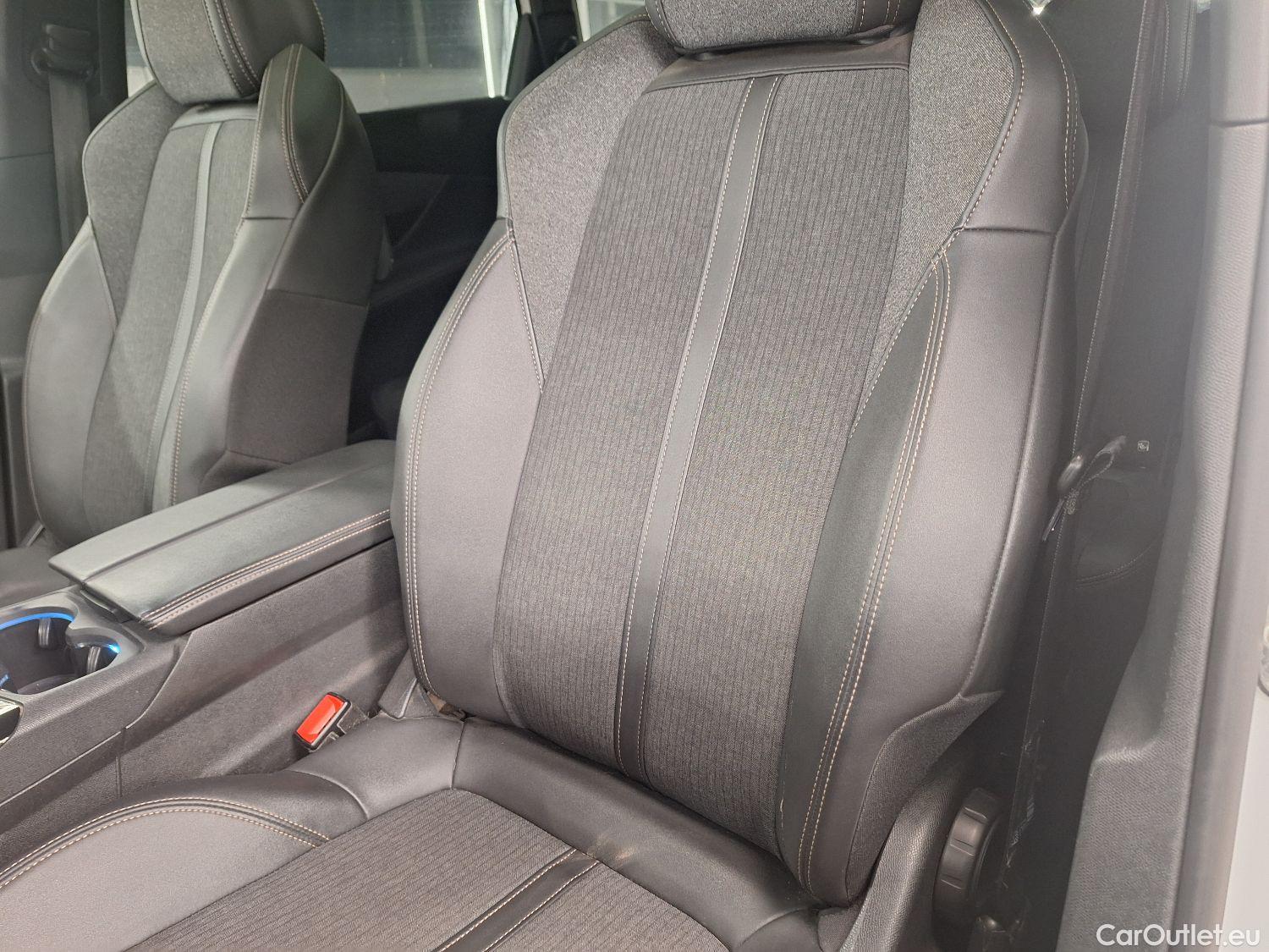  Peugeot  5008 Peugeot,  '16, Peugeot  1.5 BlueHDi 96kW S&S EAT8 GT Line 5d #13