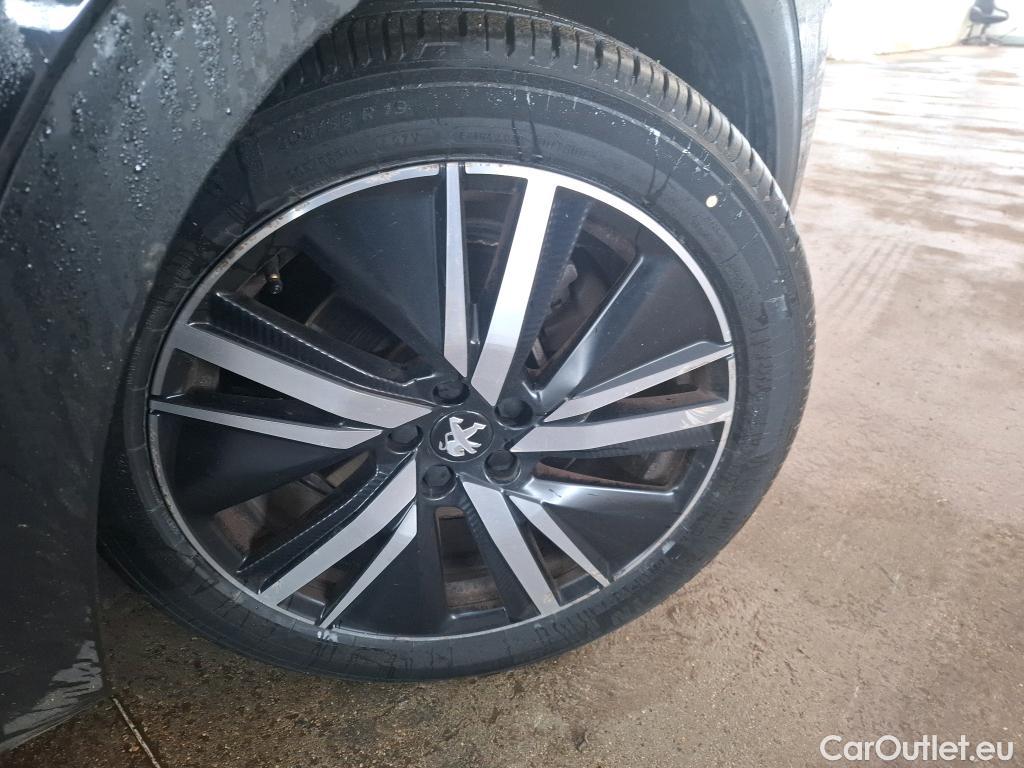  Peugeot  3008 PEUGEOT  / 2020 / 5P / SUV 1.6 HYBRID 225 E-EAT8 GT Pack #33