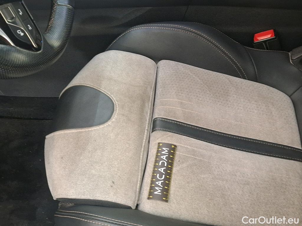  Peugeot  3008 PEUGEOT  / 2020 / 5P / SUV 1.6 HYBRID 225 E-EAT8 GT Pack #47