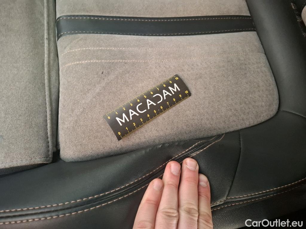  Peugeot  3008 PEUGEOT  / 2020 / 5P / SUV 1.6 HYBRID 225 E-EAT8 GT Pack #14