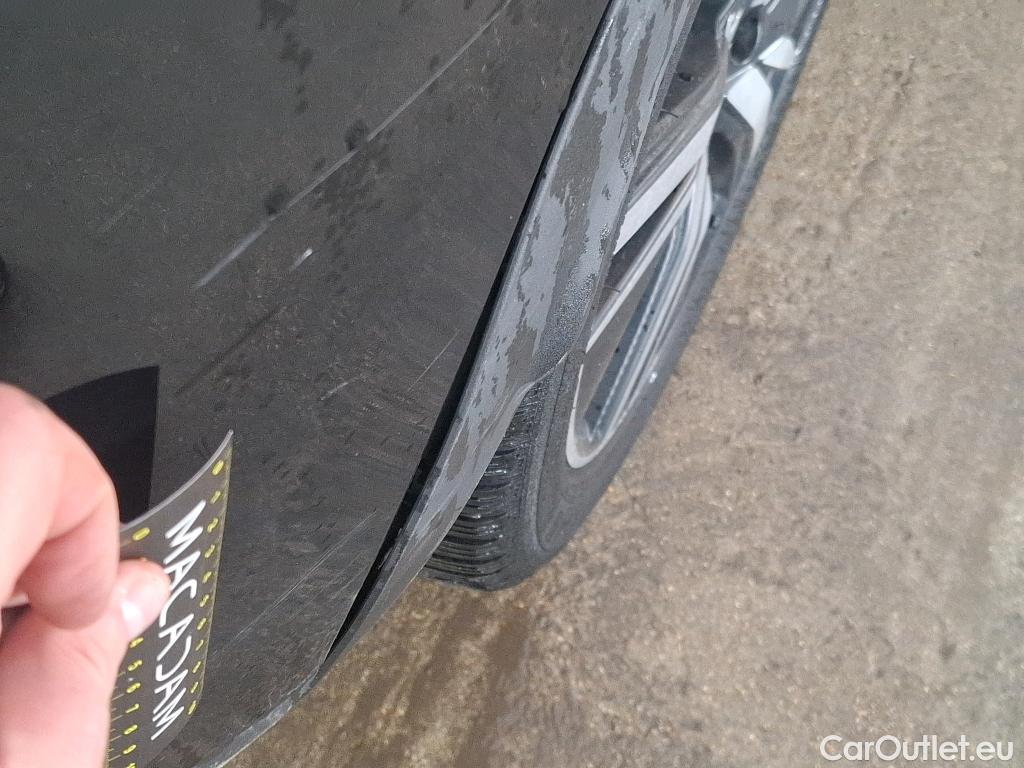  Peugeot  3008 PEUGEOT  / 2020 / 5P / SUV 1.6 HYBRID 225 E-EAT8 GT Pack #52