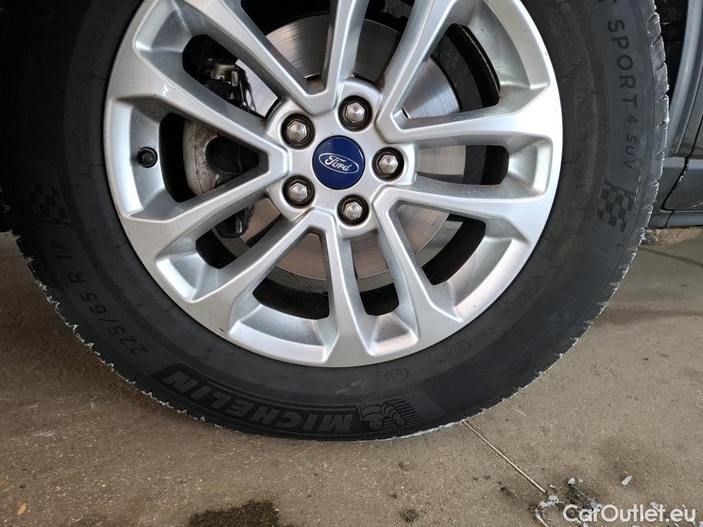  Ford  Kuga  / 2019 / 5P / SUV 2.5 Dur 225 hybrid PHEV Pshift Titanium / OPPO
 #13