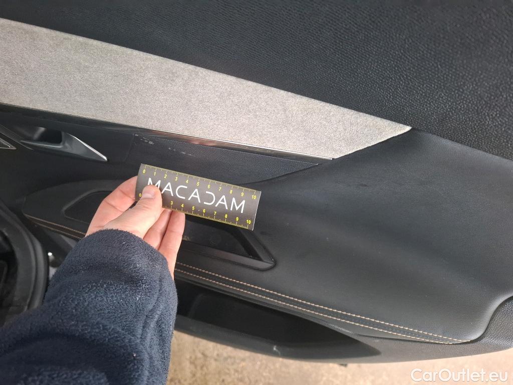  Peugeot  3008 PEUGEOT  / 2020 / 5P / SUV 1.6 HYBRID 225 E-EAT8 GT Pack #41