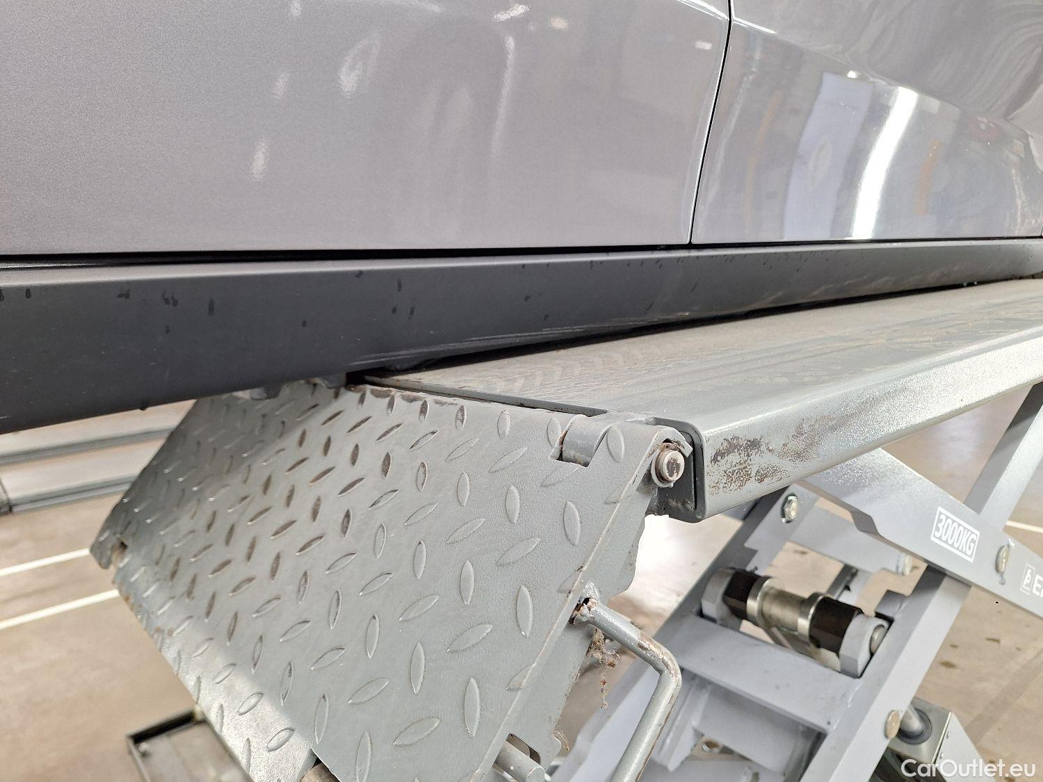  Mercedes  A-Klasse Mercedes, A-Class Berline '18, Mercedes-Benz  Limousine A 180d DCT Busine #3