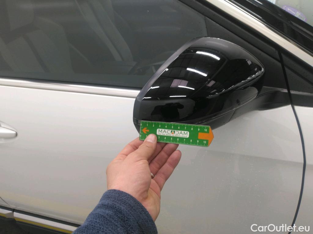  Peugeot  3008 PEUGEOT  / 2020 / 5P / SUV 1.6 HYBRID 225 E-EAT8 GT Pack #32