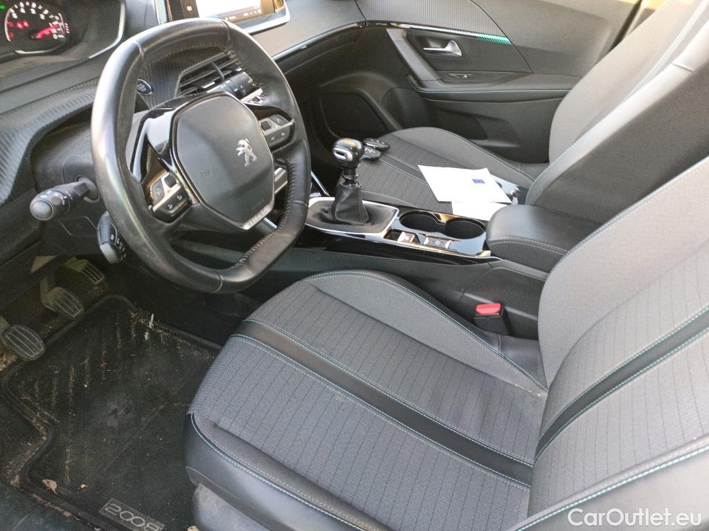  Peugeot  2008 PEUGEOT  / 2019 / 5P / todoterreno Allure BlueHDI 81kW (110CV) #4