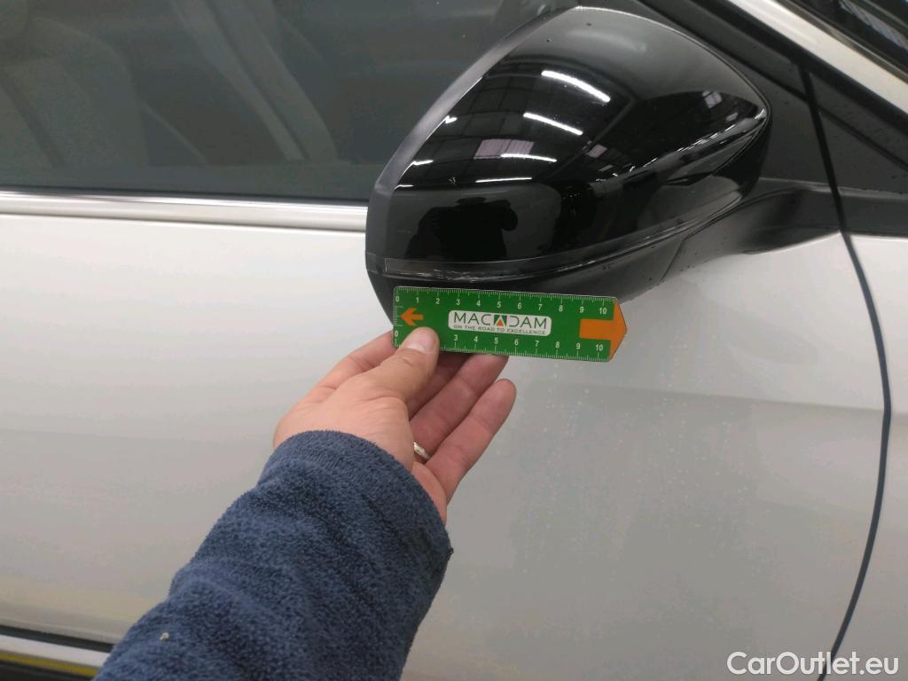  Peugeot  3008 PEUGEOT  / 2020 / 5P / SUV 1.6 HYBRID 225 E-EAT8 GT Pack #34