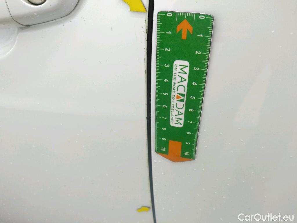  Peugeot  3008 PEUGEOT  / 2020 / 5P / SUV 1.6 HYBRID 225 E-EAT8 GT Pack #22