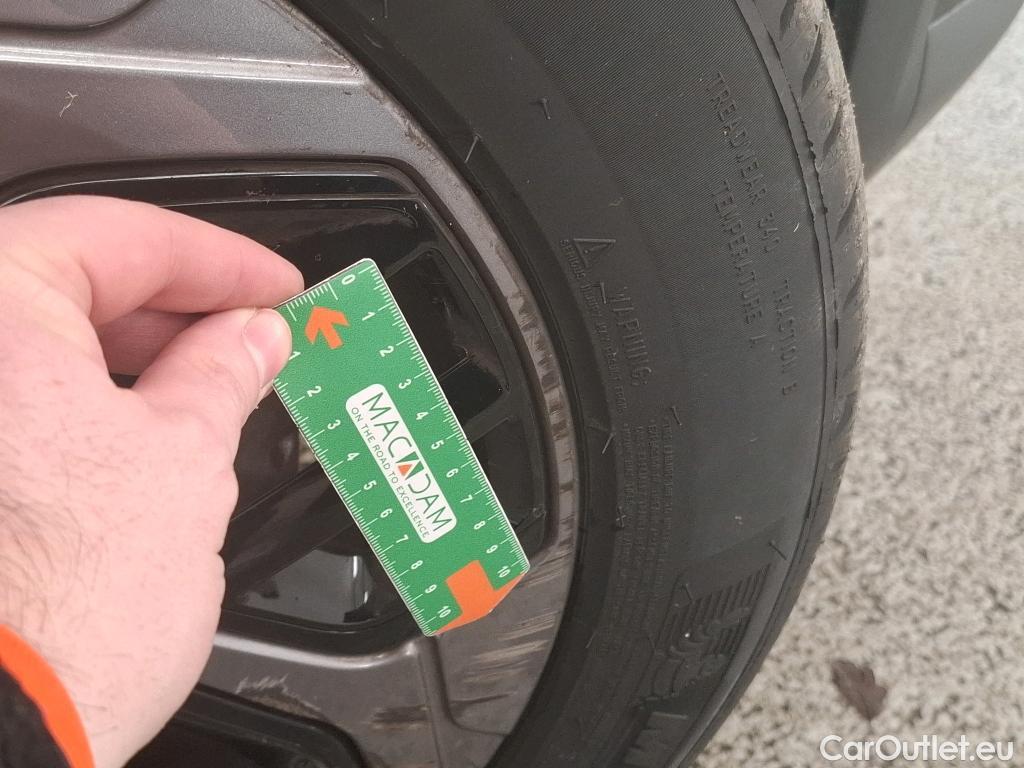  Citroen  C4  X Feel Pack 1.2 PureTech 130CV BVA8 6E #4