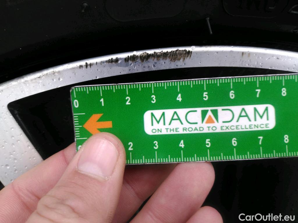  Peugeot  3008 PEUGEOT  / 2020 / 5P / SUV 1.6 HYBRID 225 E-EAT8 GT Pack #17