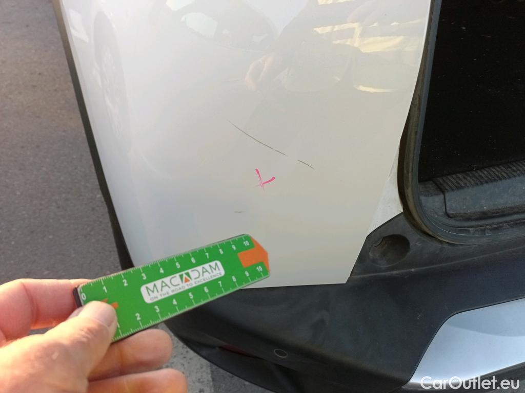  Peugeot  2008 PEUGEOT  / 2019 / 5P / todoterreno Allure BlueHDI 81kW (110CV) #14