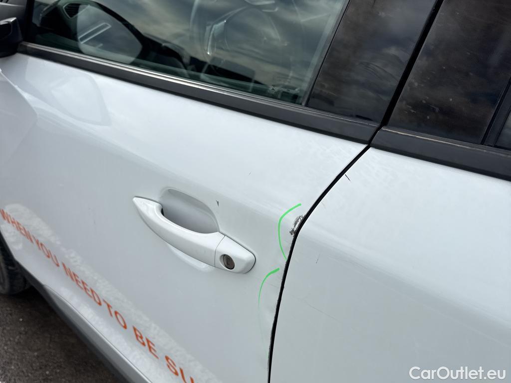  Peugeot  2008 PEUGEOT  / 2019 / 5P / todoterreno Allure BlueHDI 81kW (110CV) #9