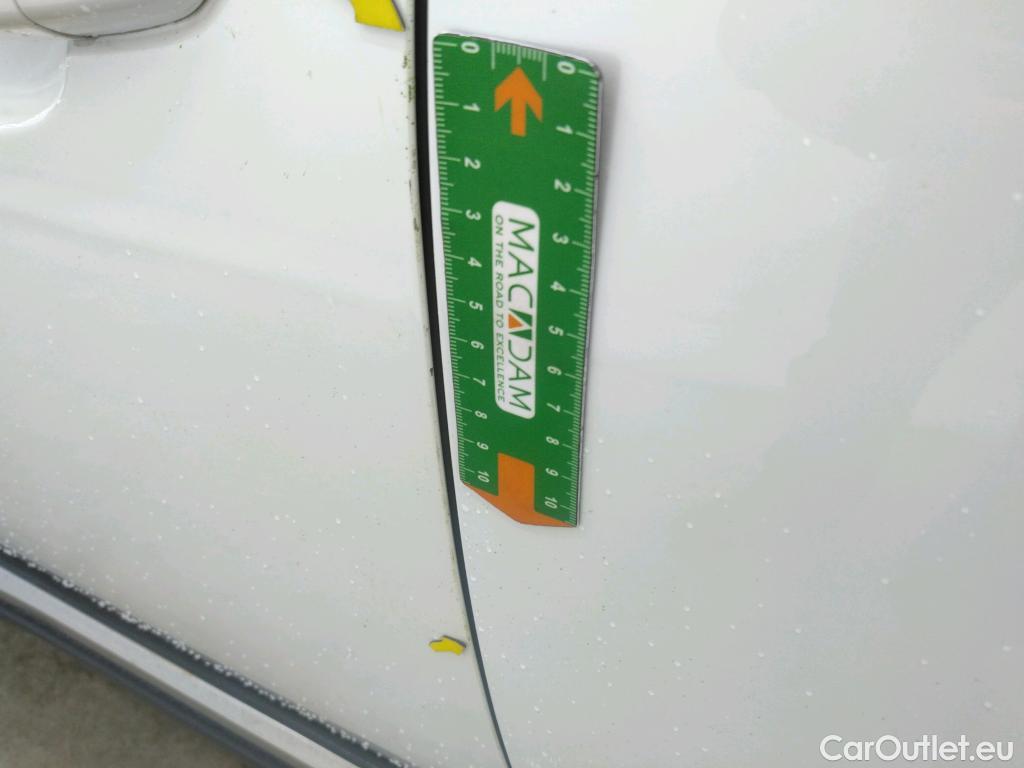  Peugeot  3008 PEUGEOT  / 2020 / 5P / SUV 1.6 HYBRID 225 E-EAT8 GT Pack #23