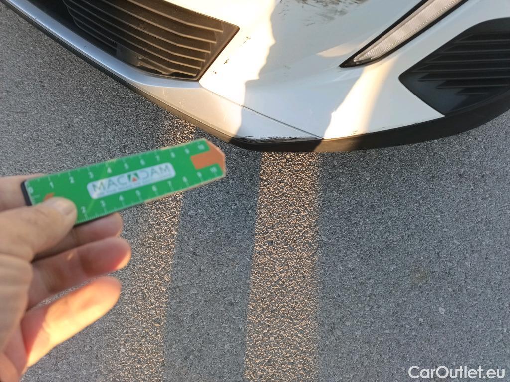  Peugeot  2008 PEUGEOT  / 2019 / 5P / todoterreno Allure BlueHDI 81kW (110CV) #21