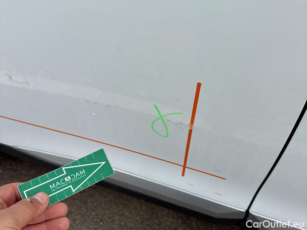  Peugeot  2008 PEUGEOT  / 2019 / 5P / todoterreno Allure BlueHDI 81kW (110CV) #8