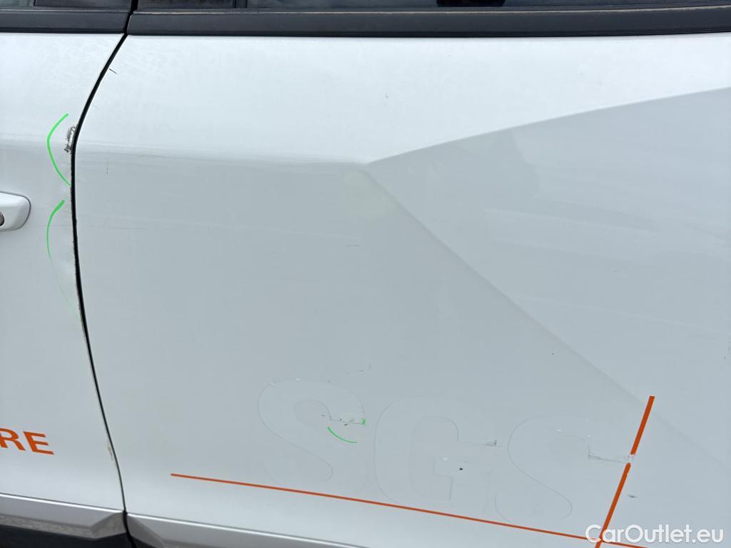  Peugeot  2008 PEUGEOT  / 2019 / 5P / todoterreno Allure BlueHDI 81kW (110CV) #13