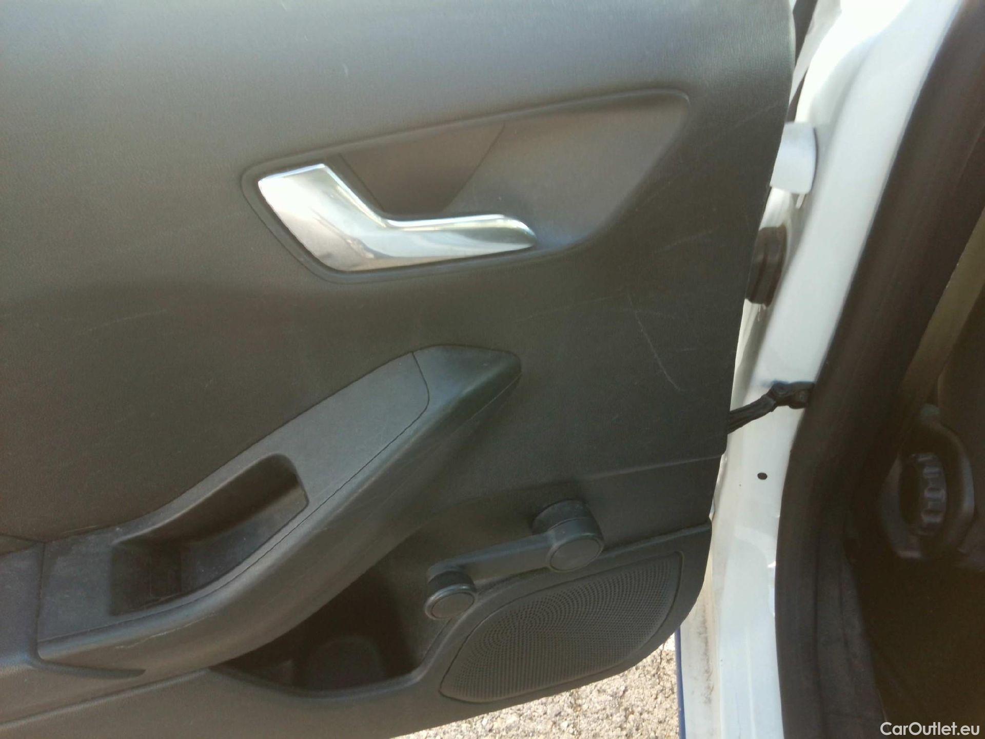  Ford  Fiesta FORD  / 2017 / 5P / berlina con portón 1.1 Ti-VCT 63kW Trend+ 5p #36