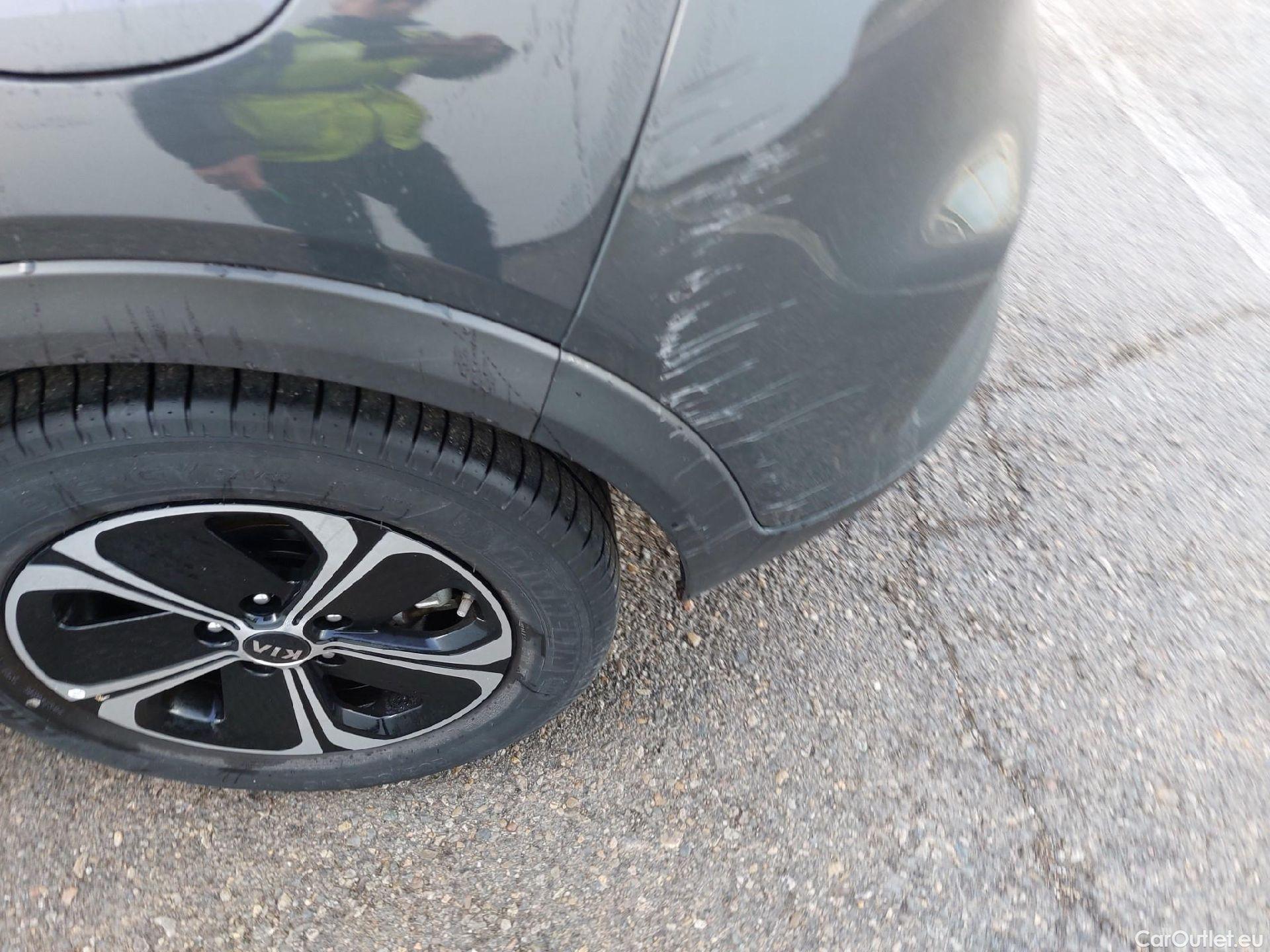  KIA  XCeed KIA  1.6 GDi PHEV 104kW (141CV) eDrive (AC) #8