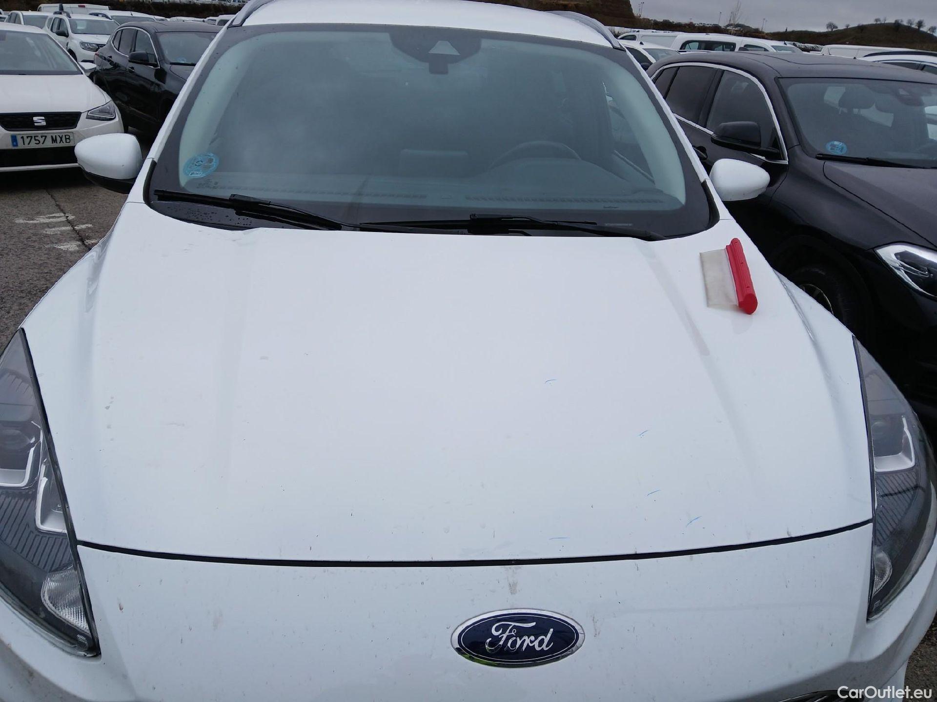  Ford  Kuga FORD  / 2019 / 5P / todoterreno Titanium 1.5T EcoBoost 88kW (120CV) #13