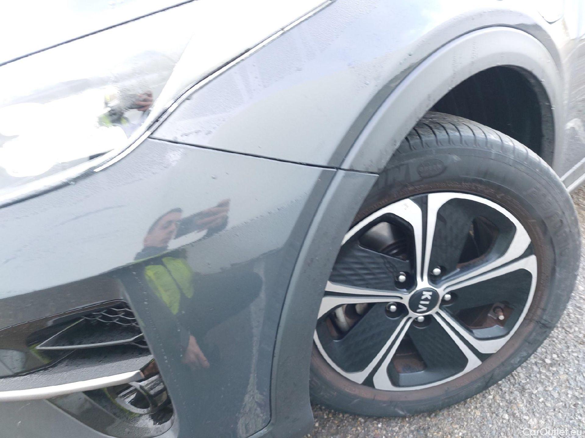  KIA  XCeed KIA  1.6 GDi PHEV 104kW (141CV) eDrive (AC) #2