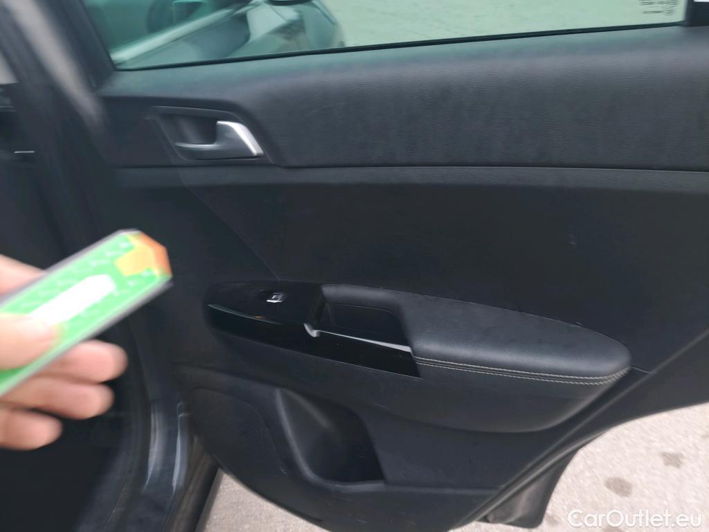  KIA  Sportage KIA  1.6MHEV Drive 100kW(136CV) 4x2(Crist Tintados)(CX) #41