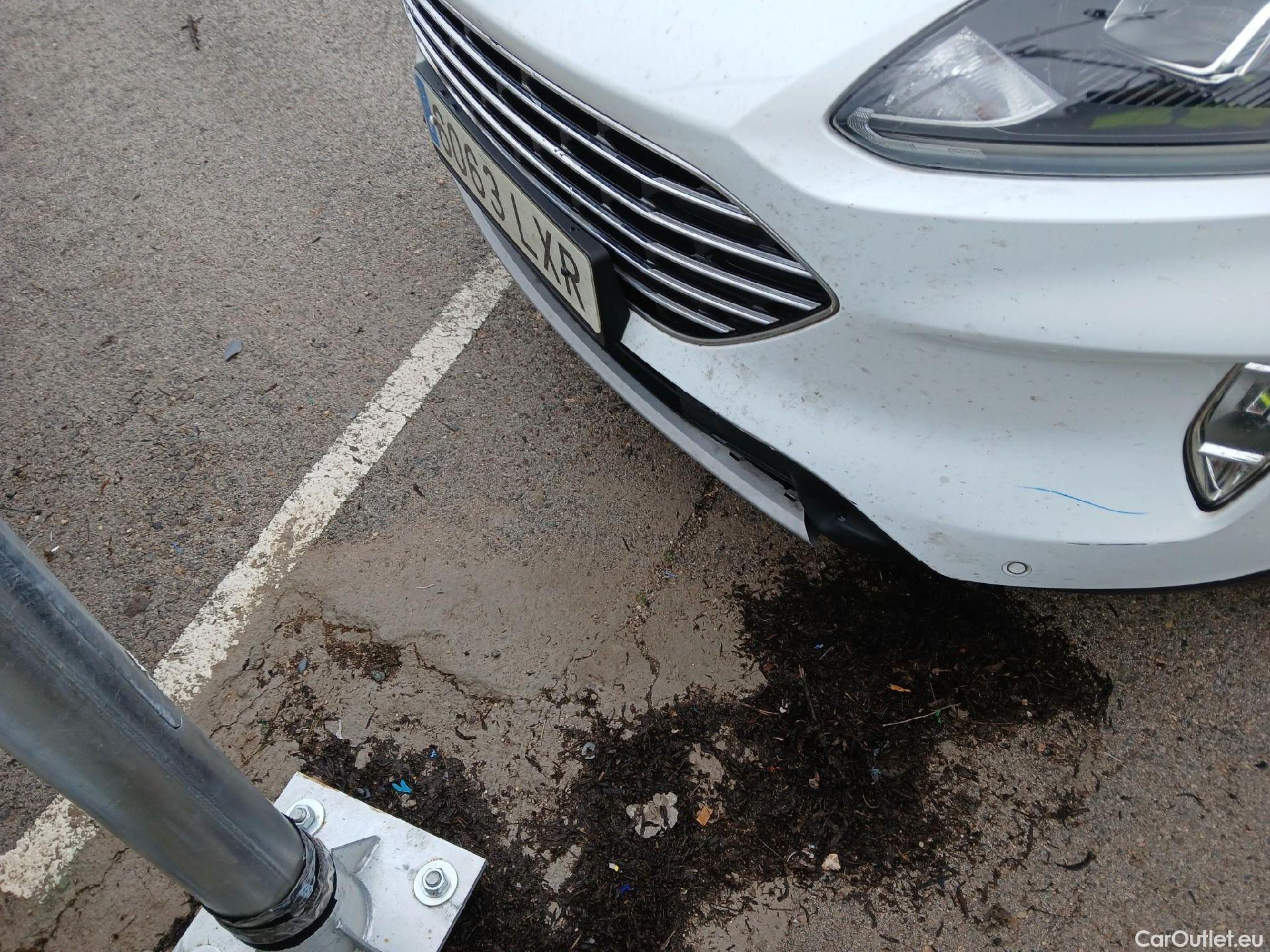  Ford  Kuga FORD  / 2019 / 5P / todoterreno Titanium 1.5T EcoBoost 88kW (120CV) #7