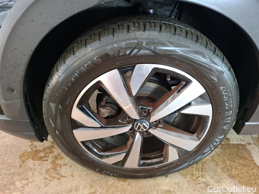  Volkswagen  Taigo  Style 1.0 TSI 110CV BVA7 E6d #8
