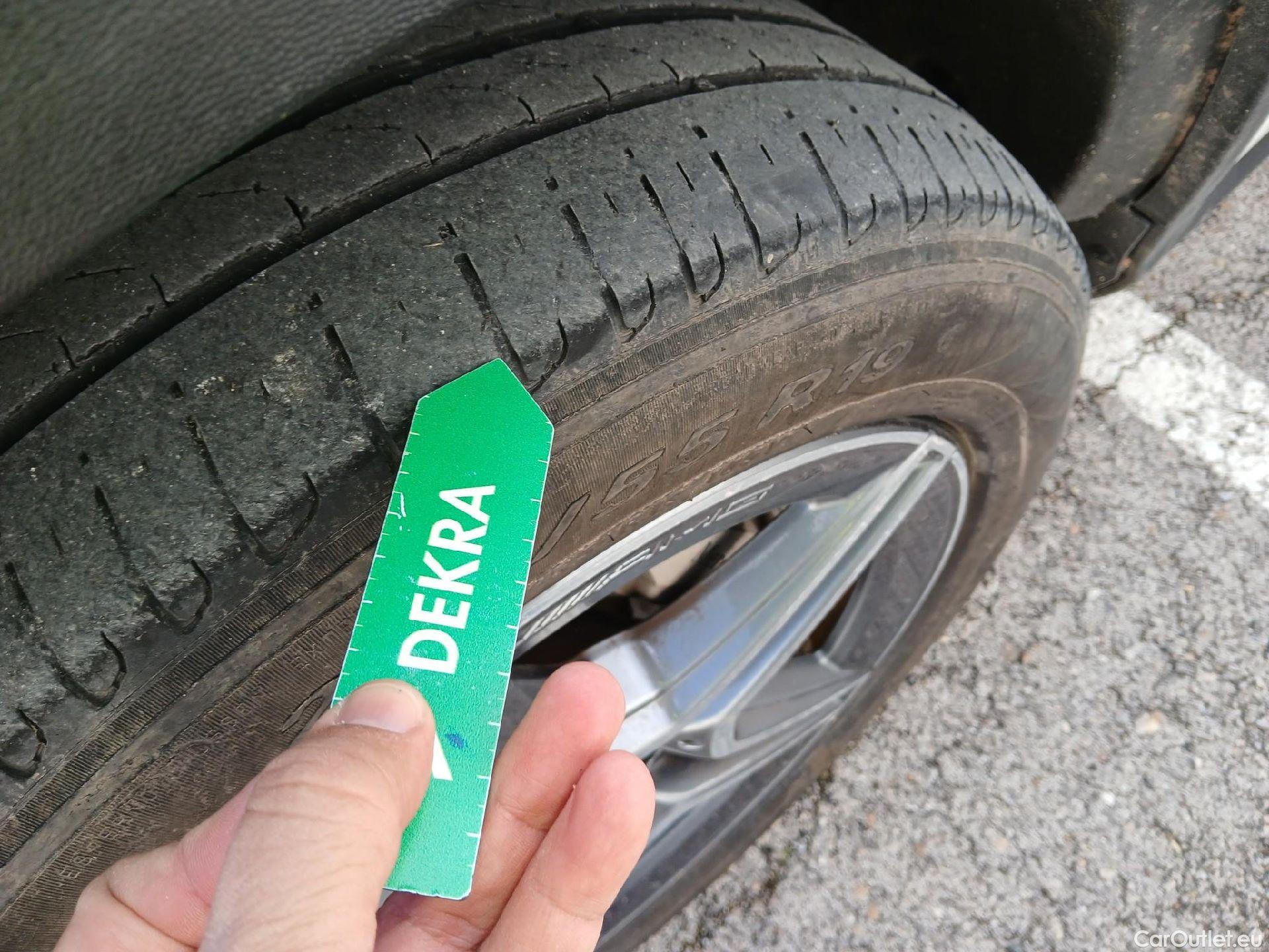  Mercedes  G-Klasee MERCEDES-BENZ Clase GLC / 2019 / 5P / todoterreno GLC 300 de 4MATIC #16