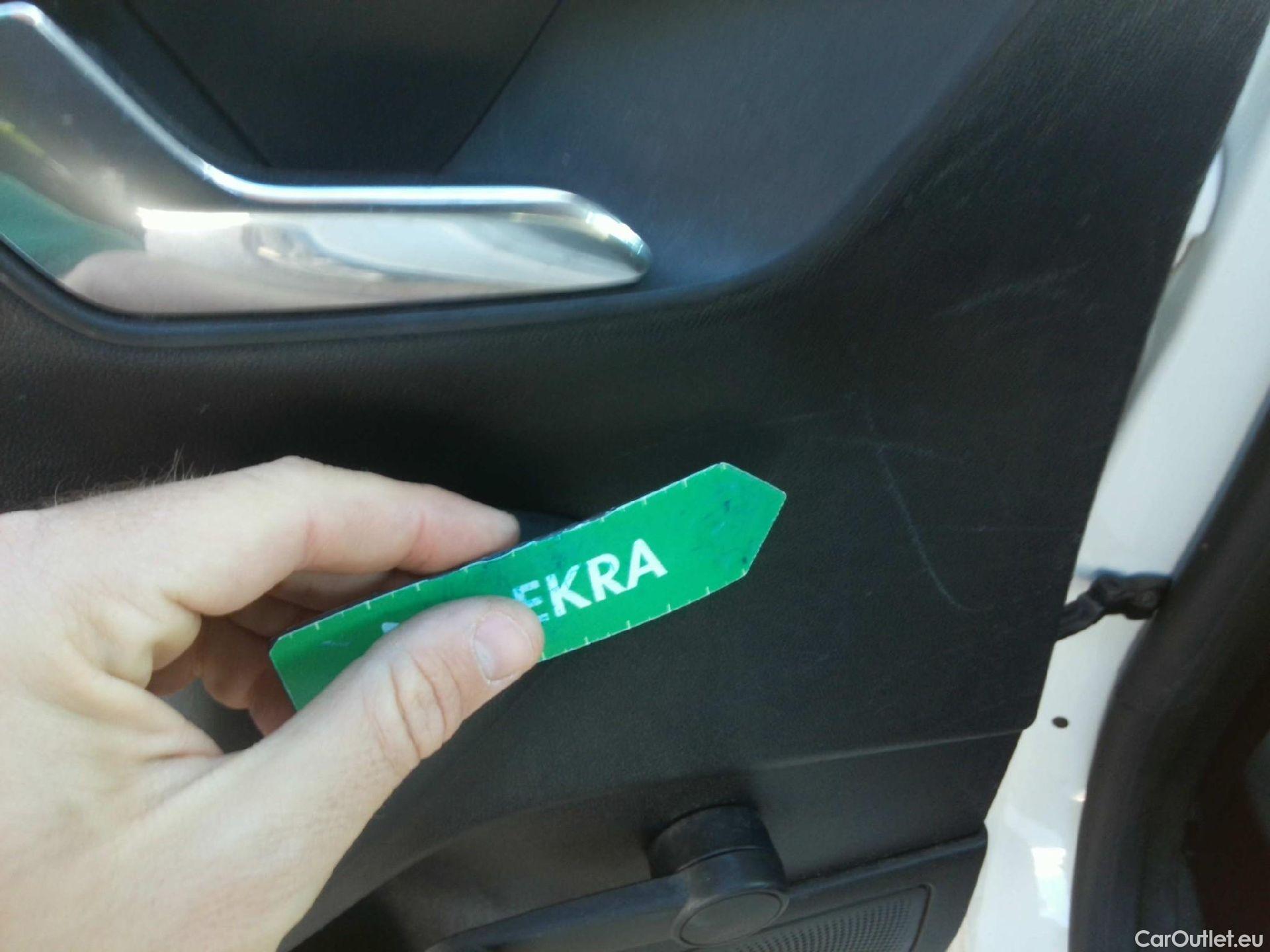  Ford  Fiesta FORD  / 2017 / 5P / berlina con portón 1.1 Ti-VCT 63kW Trend+ 5p #35