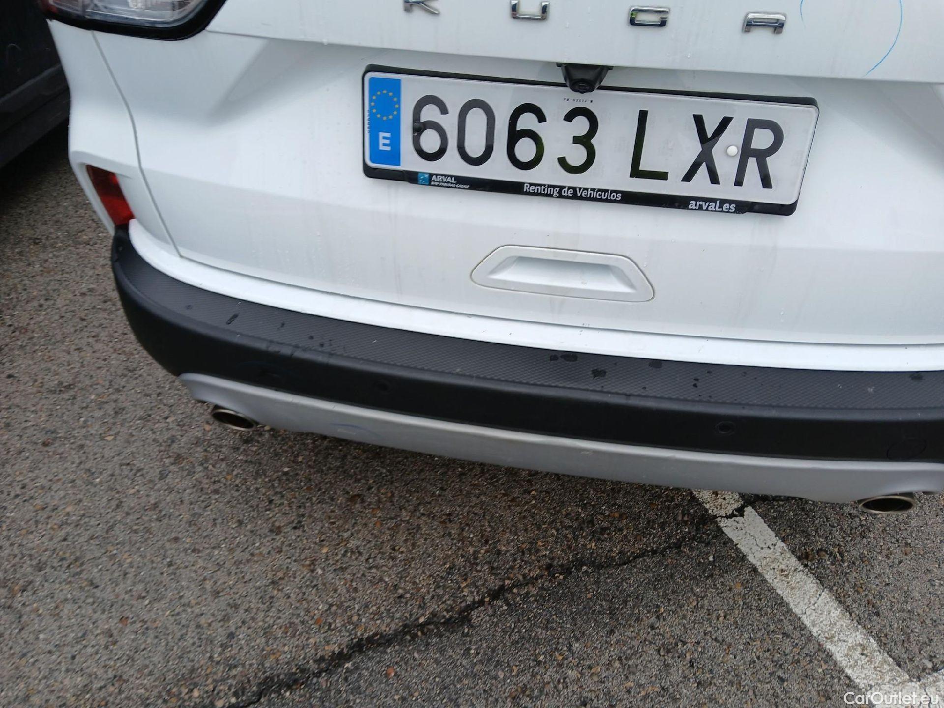  Ford  Kuga FORD  / 2019 / 5P / todoterreno Titanium 1.5T EcoBoost 88kW (120CV) #24