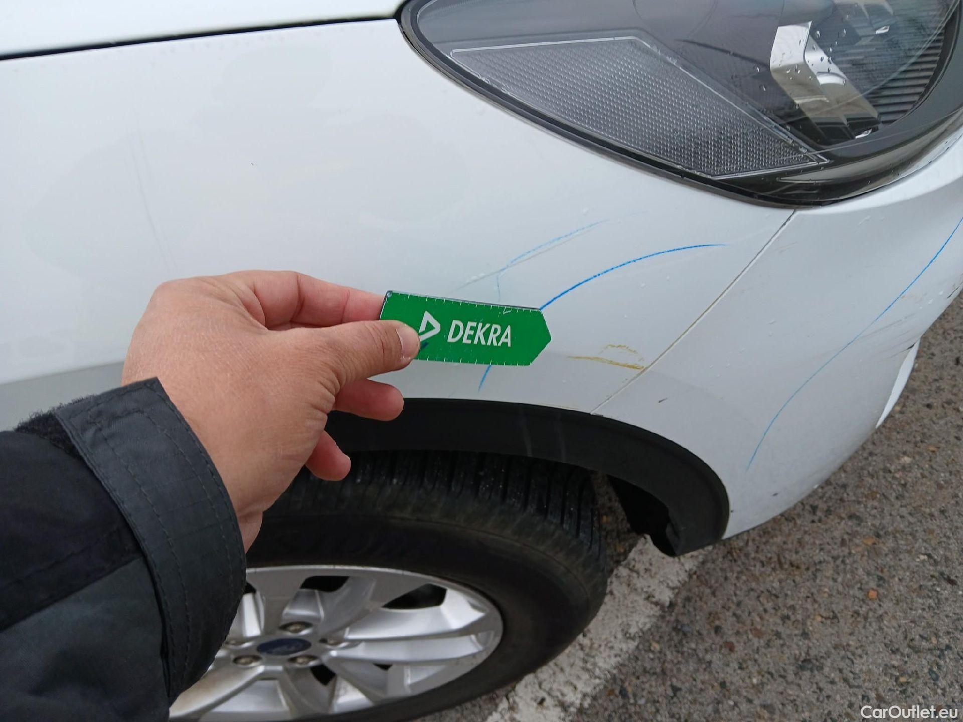  Ford  Kuga FORD  / 2019 / 5P / todoterreno Titanium 1.5T EcoBoost 88kW (120CV) #36