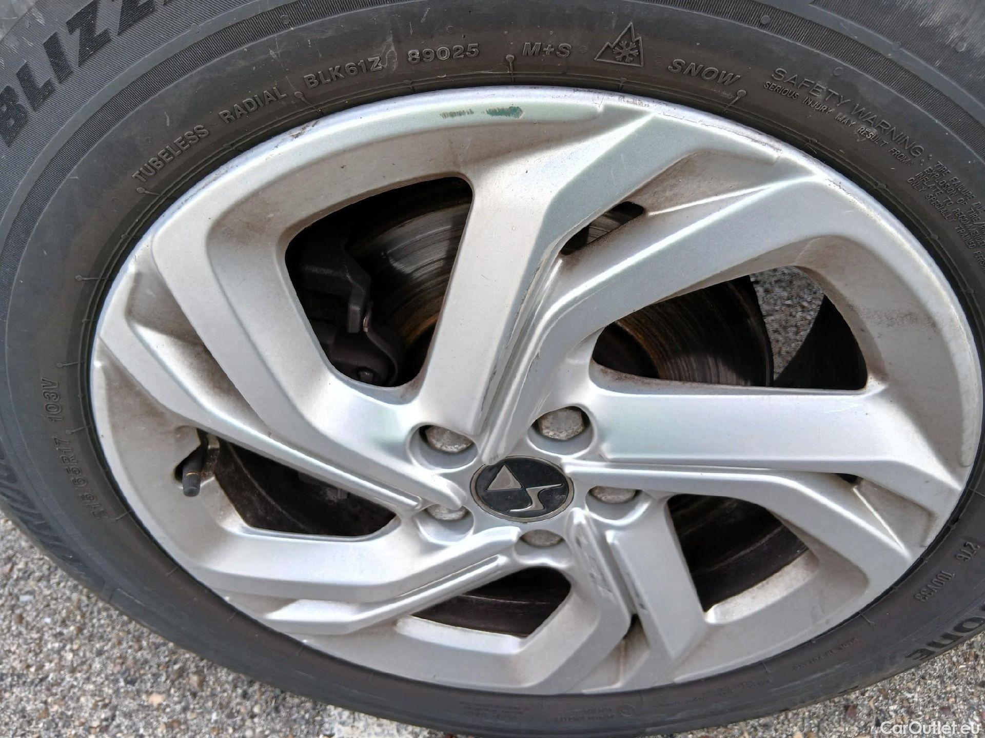  DS  DS7 DS DS 7 Crossback / 2017 / 5P / todoterreno BlueHDi DE 96kW (130CV) BE CHIC (AC) #4