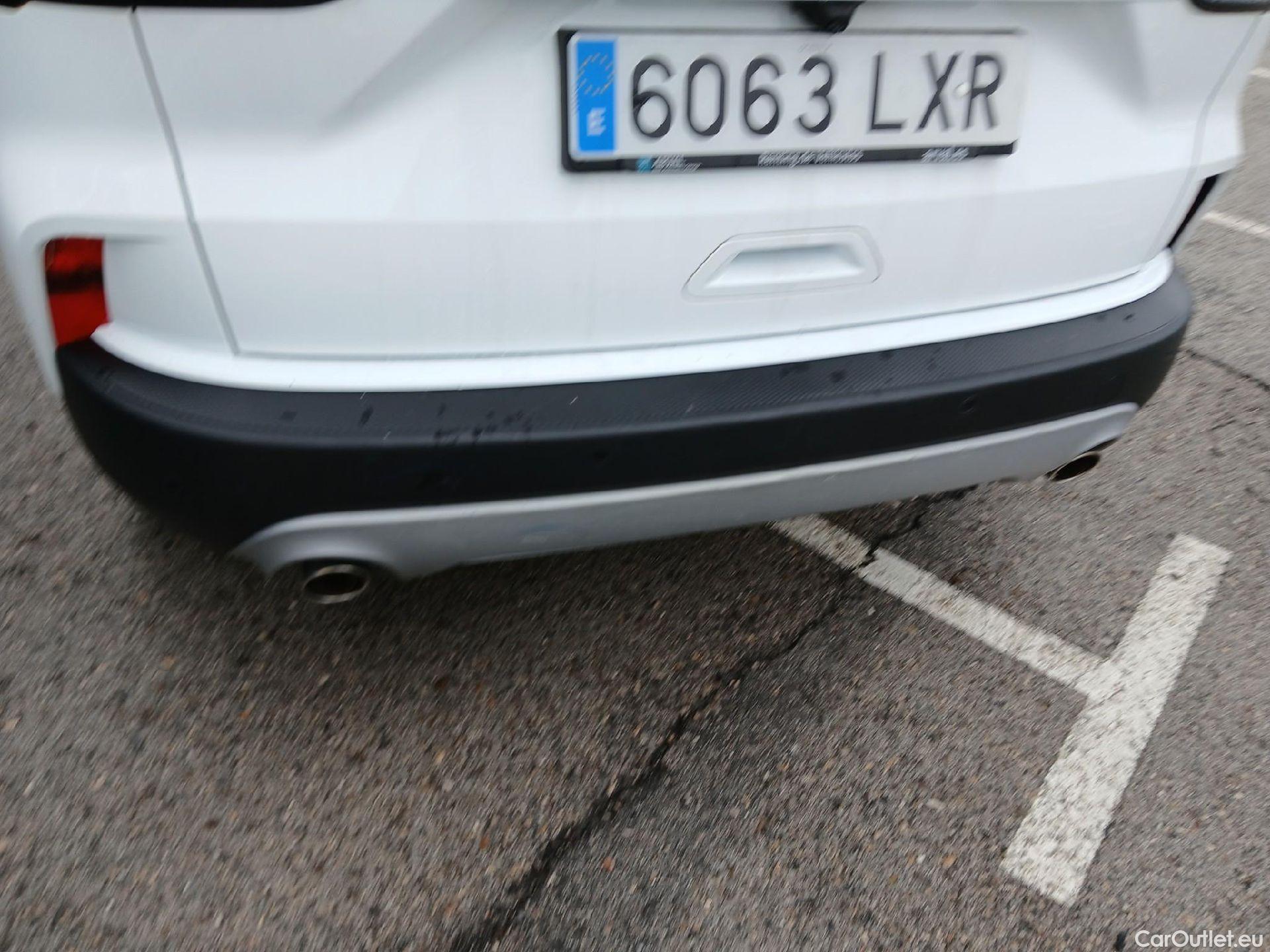  Ford  Kuga FORD  / 2019 / 5P / todoterreno Titanium 1.5T EcoBoost 88kW (120CV) #26