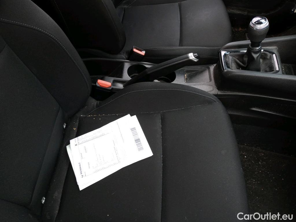  Renault  Clio RENAULT  / 2019 / 5P / berlina con portón Business TCe 74 kW (100CV) GLP #6