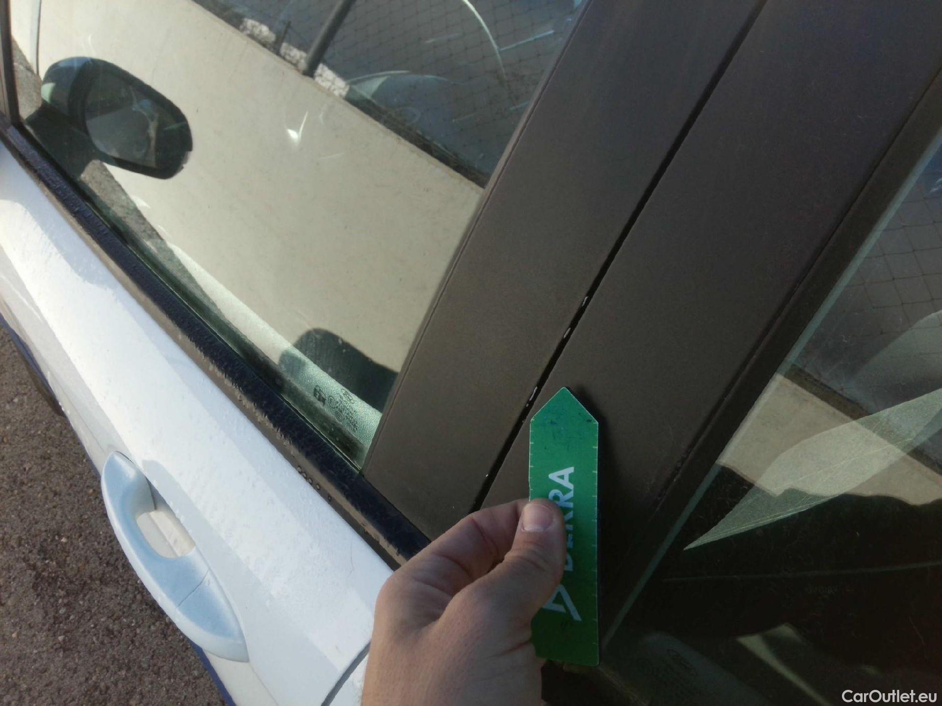  Ford  Fiesta FORD  / 2017 / 5P / berlina con portón 1.1 Ti-VCT 63kW Trend+ 5p #38