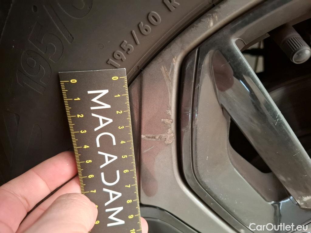  Citroen  C4  Berline Feel Pack 1.2 PureTech 130CV BVA8 6E #44