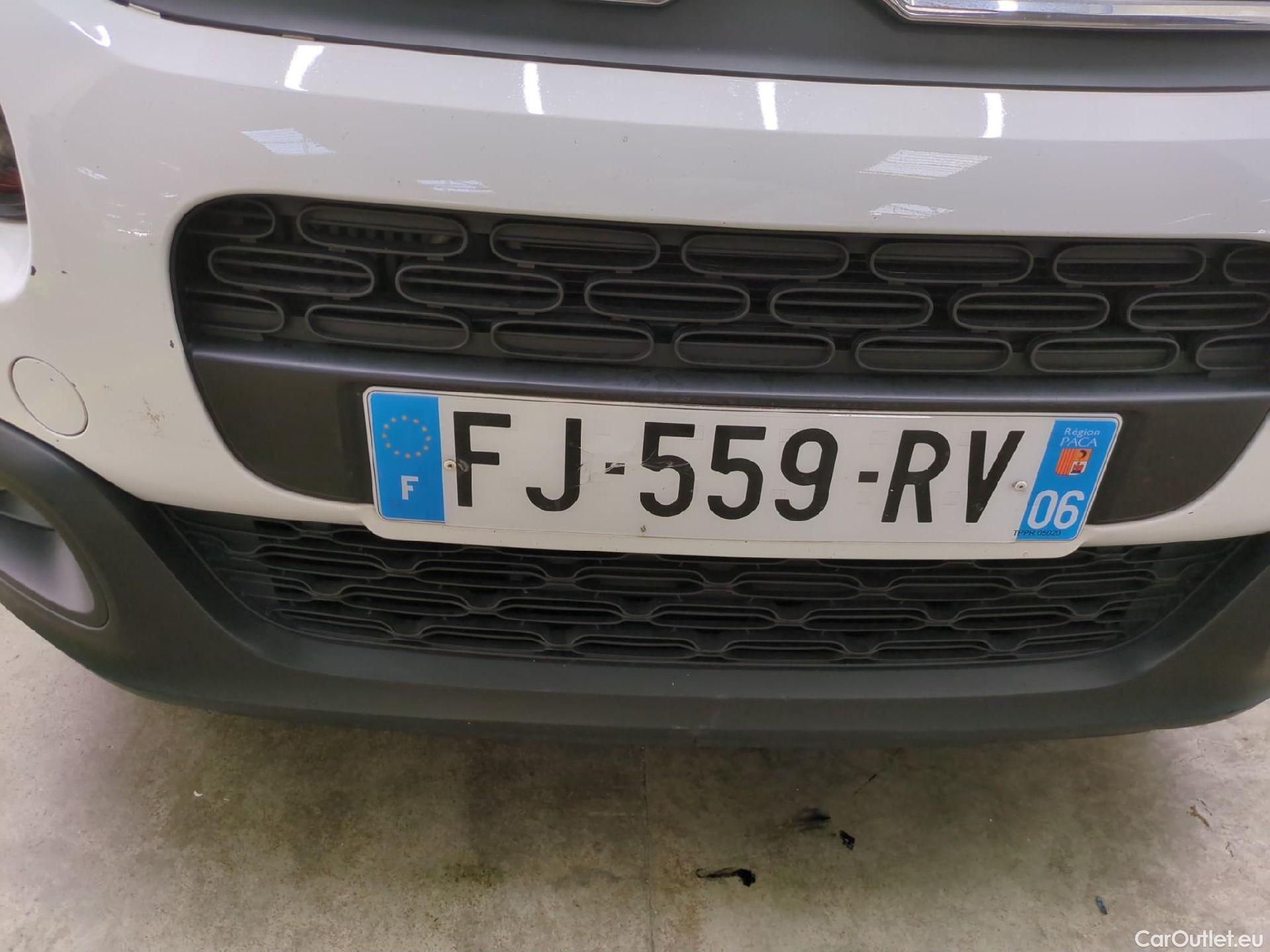  Citroen  C3  Société Feel Nav 1.5 BlueHDI 100CV BVM5 E6dT #44