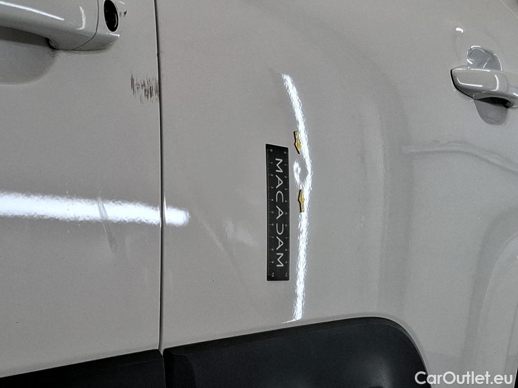  Citroen  C3  Société Feel 1.2 PureTech 80CV BVM5 E6dT #12