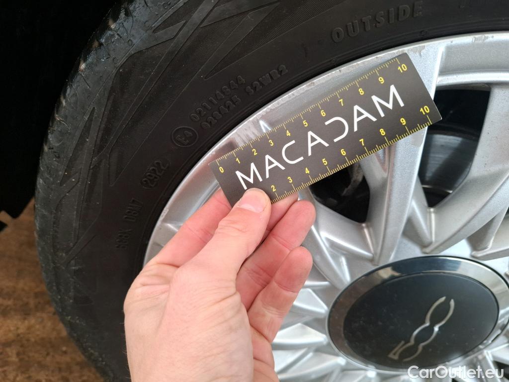  Fiat  500 FIAT   2015  3P  Berline Hybrid 10 BSG 70 ch Dolcevita #8