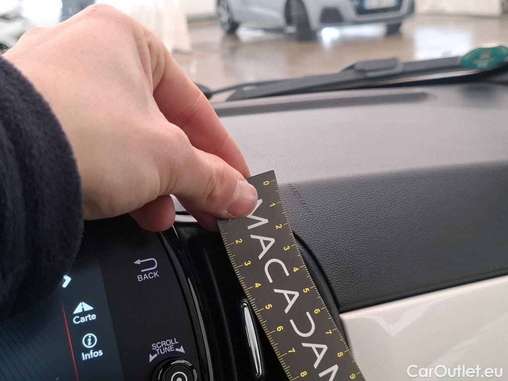  Fiat  500 FIAT   2015  3P  Berline Hybrid 10 BSG 70 ch Dolcevita #4