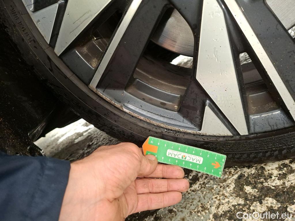  Peugeot  308 PEUGEOT  SW / 2021 / 5P / Break PureTech 130 S&S EAT 8 ALLURE #18