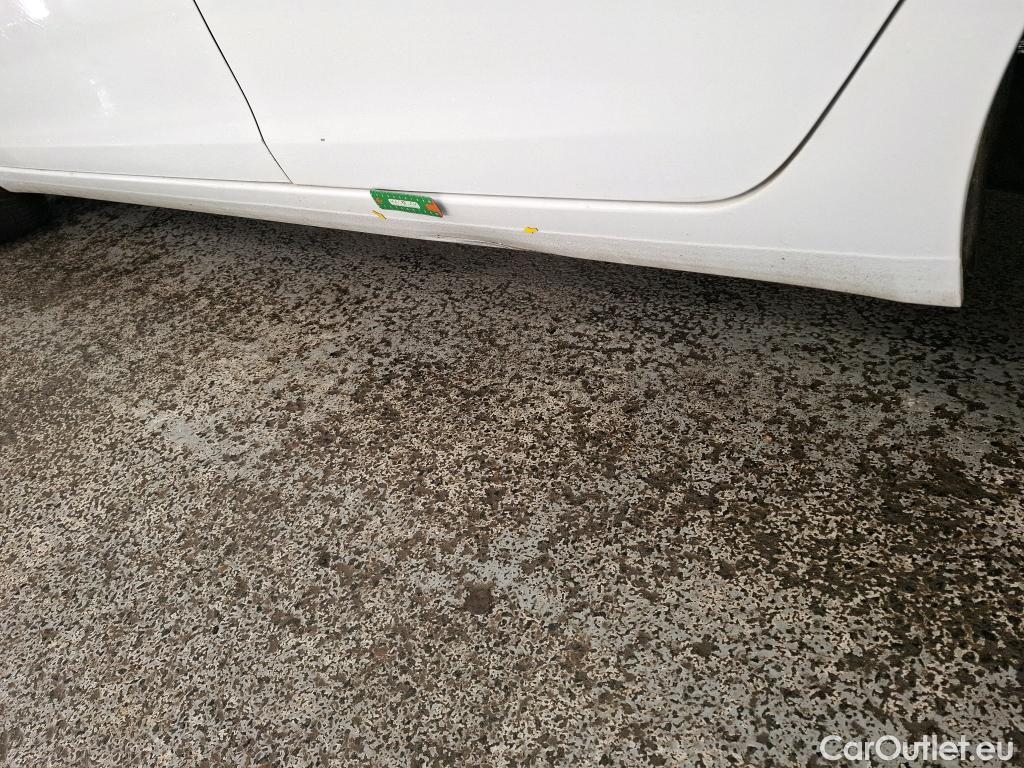  Peugeot  308  Allure Business 1.2 PureTech 130CV BVM6 E6d #1