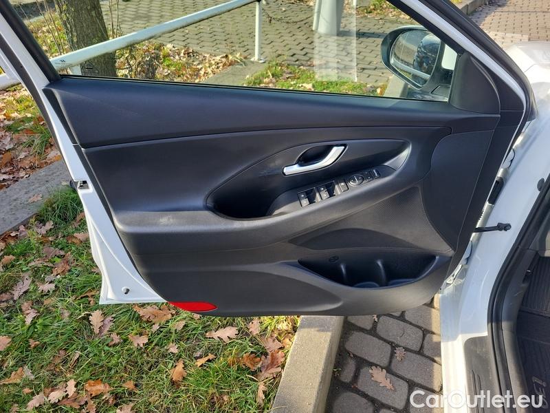  Hyundai  i30   cw (PD)(2017->)  kom.1.6CRDi 115 Style #9