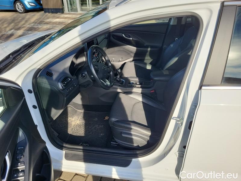  Hyundai  i30   cw (PD)(2017->)  kom.1.6CRDi 115 Style #16