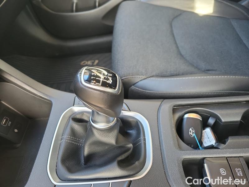  Hyundai  i30   cw (PD)(2017->)  kom.1.6CRDi 115 Style #12